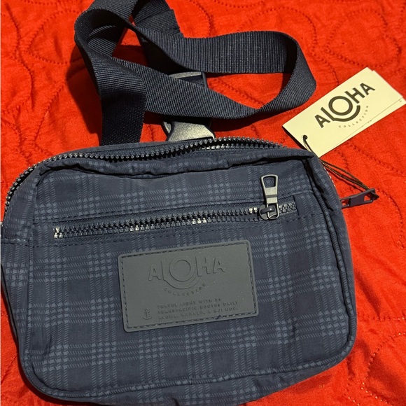ALOHA Collection Womens Navy Belt Bag - Picture 1 of 4